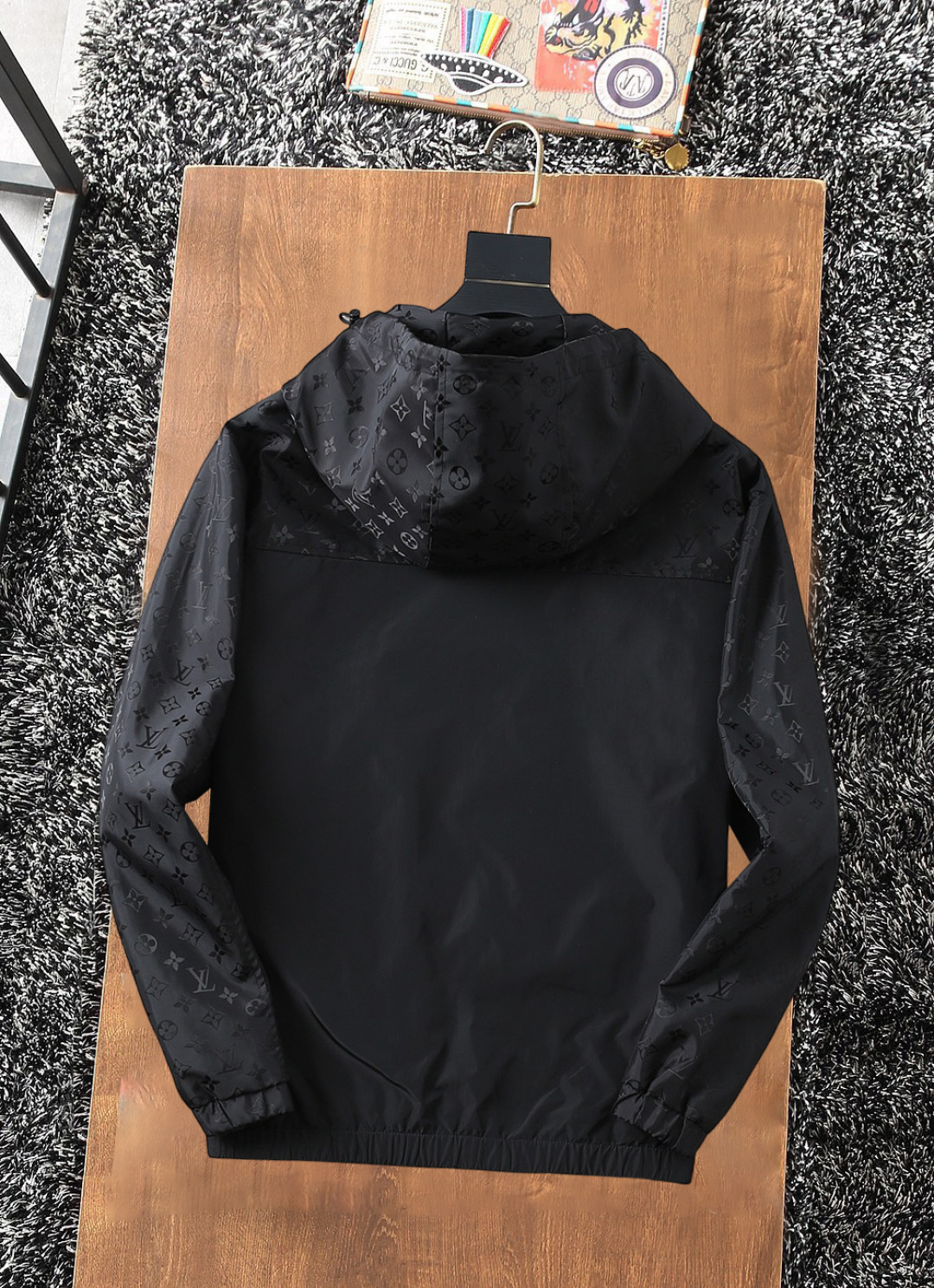 Hoodies & Sweatshirts