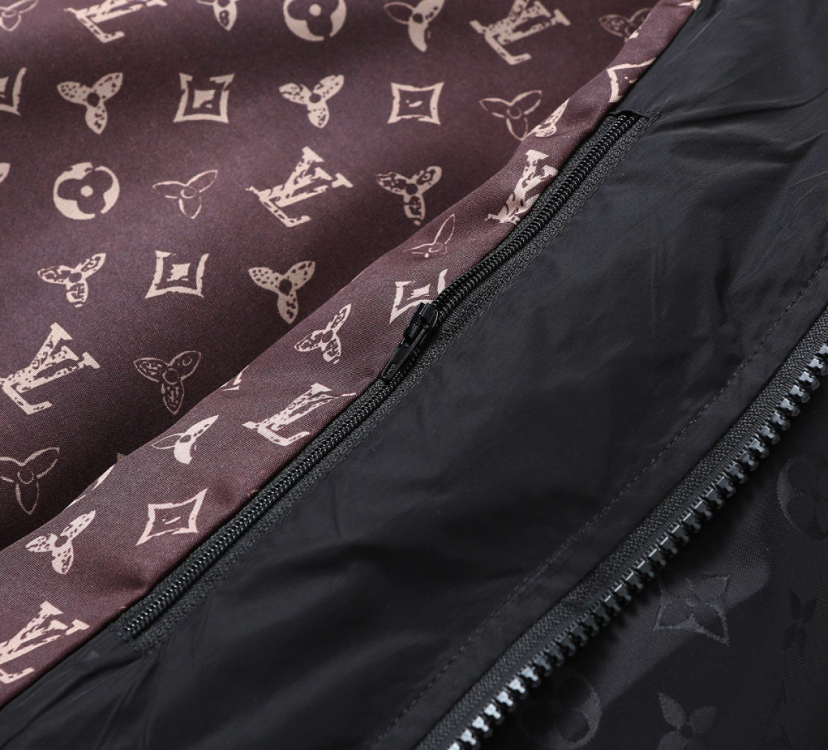 Hoodies & Sweatshirts