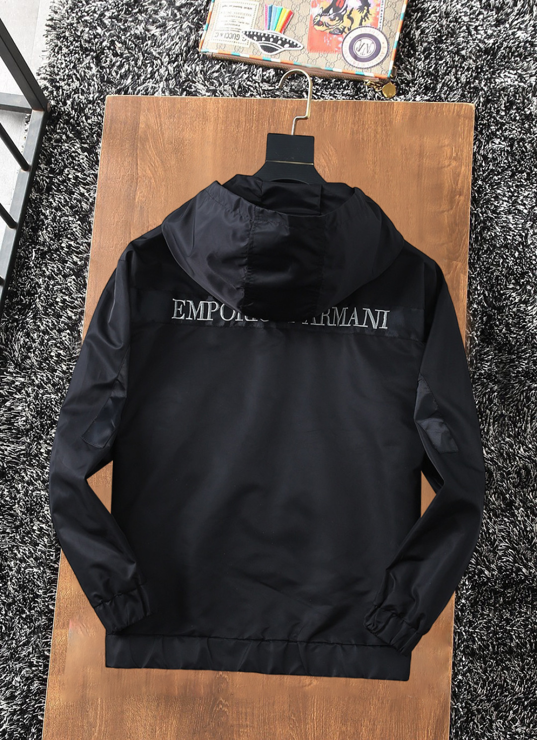 Hoodies & Sweatshirts