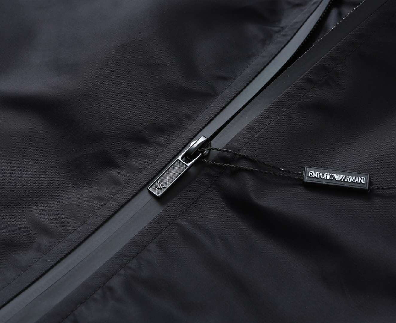 Hoodies & Sweatshirts