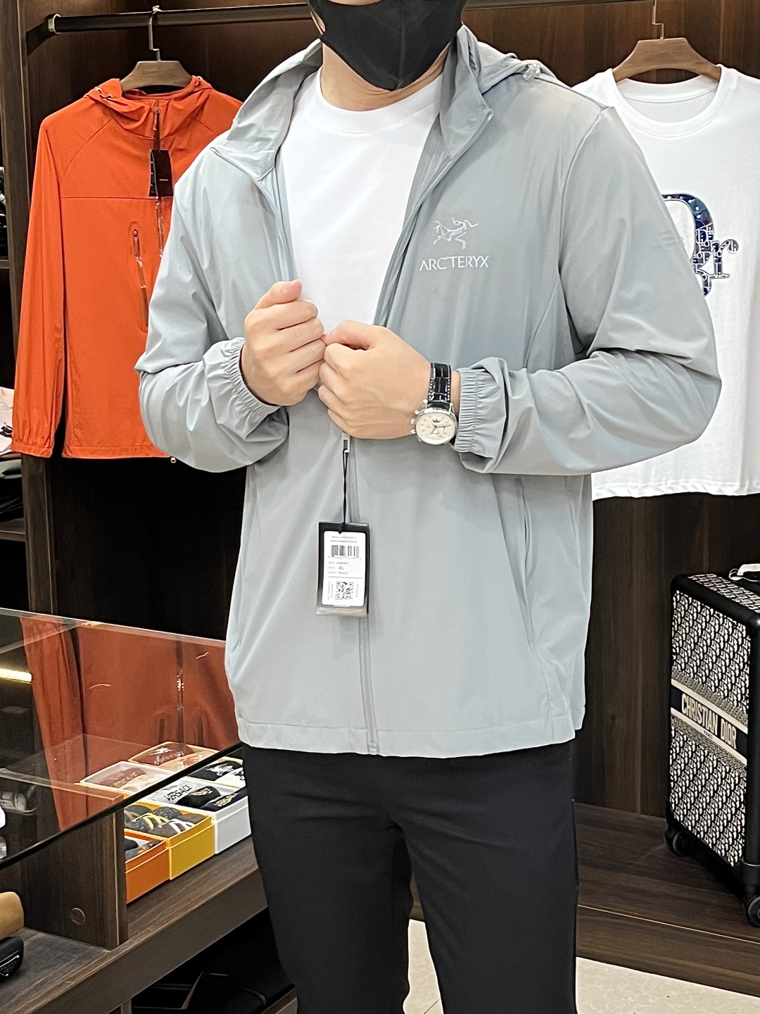 Hoodies & Sweatshirts