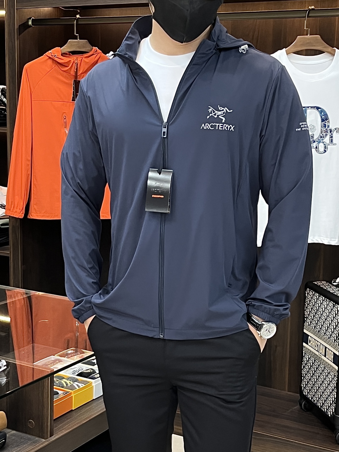 Hoodies & Sweatshirts