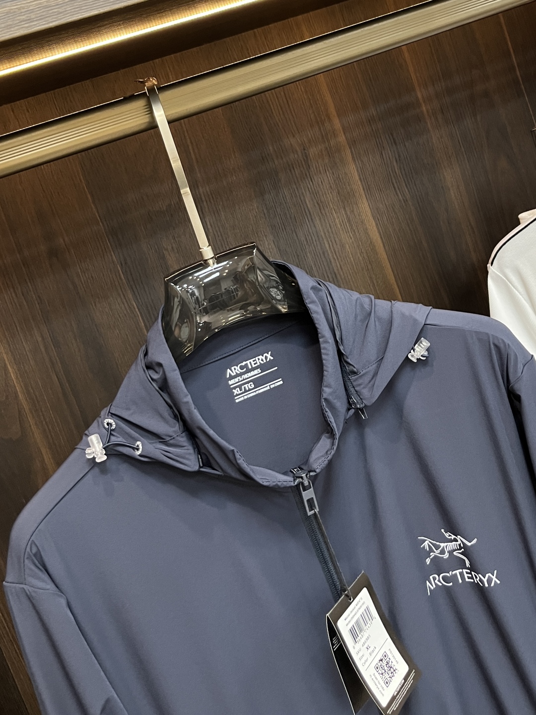 Hoodies & Sweatshirts