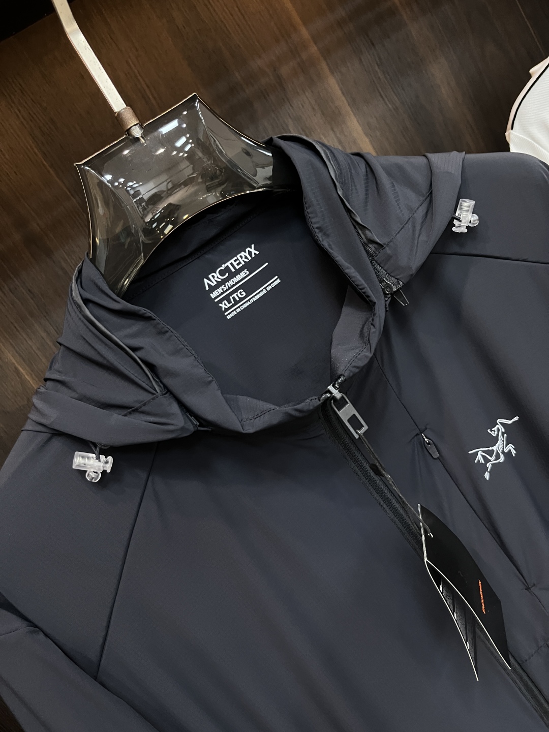 Hoodies & Sweatshirts