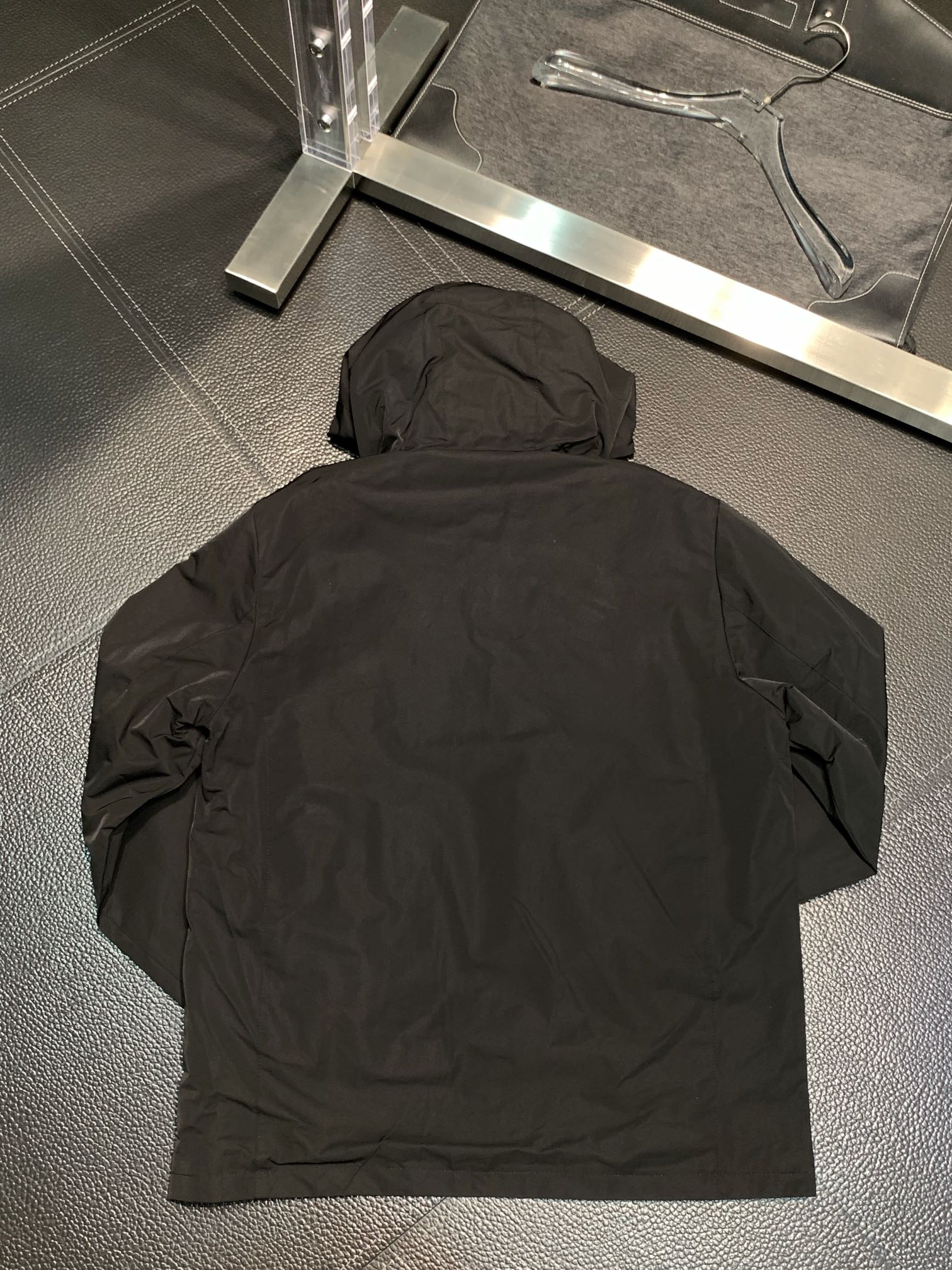 Hoodies & Sweatshirts