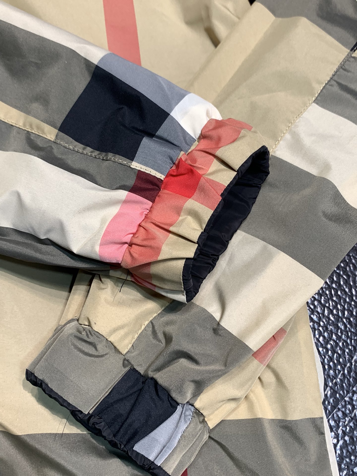 Hoodies & Sweatshirts