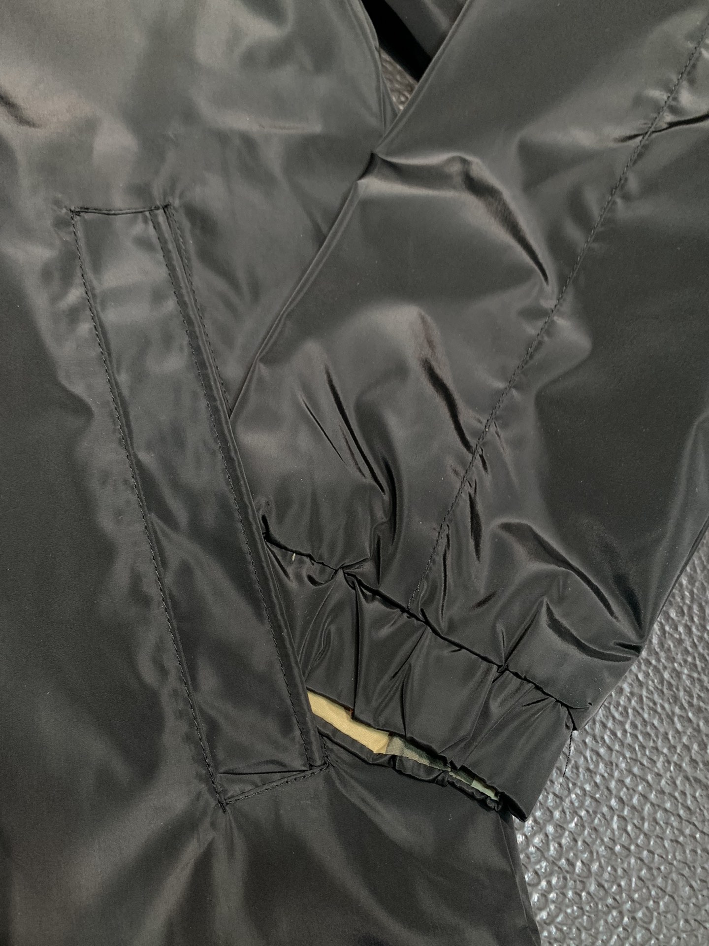 Hoodies & Sweatshirts