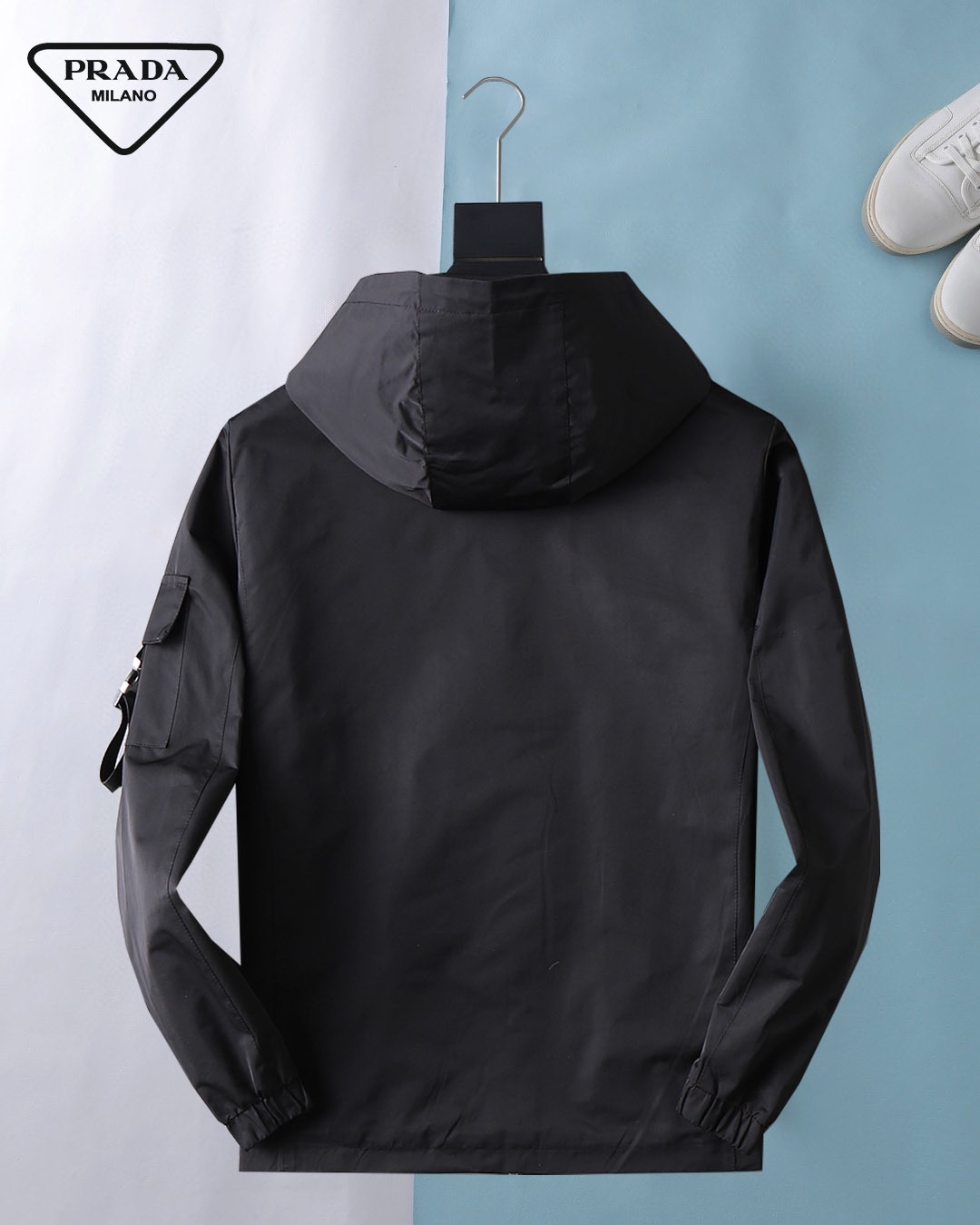 Hoodies & Sweatshirts