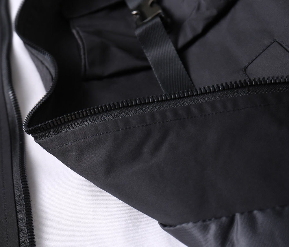 Hoodies & Sweatshirts