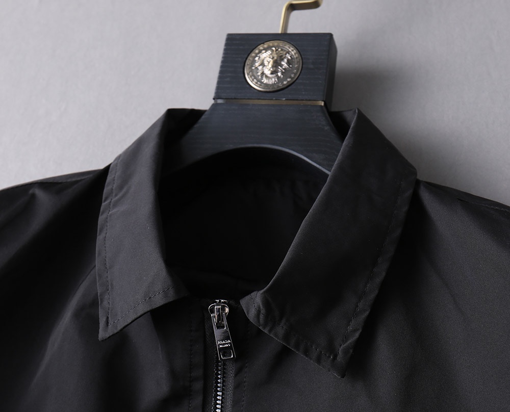 Hoodies & Sweatshirts