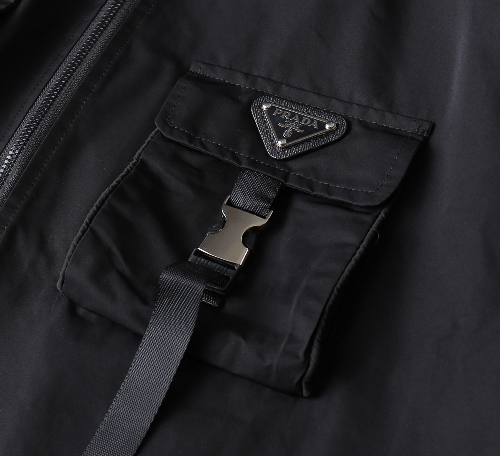 Hoodies & Sweatshirts