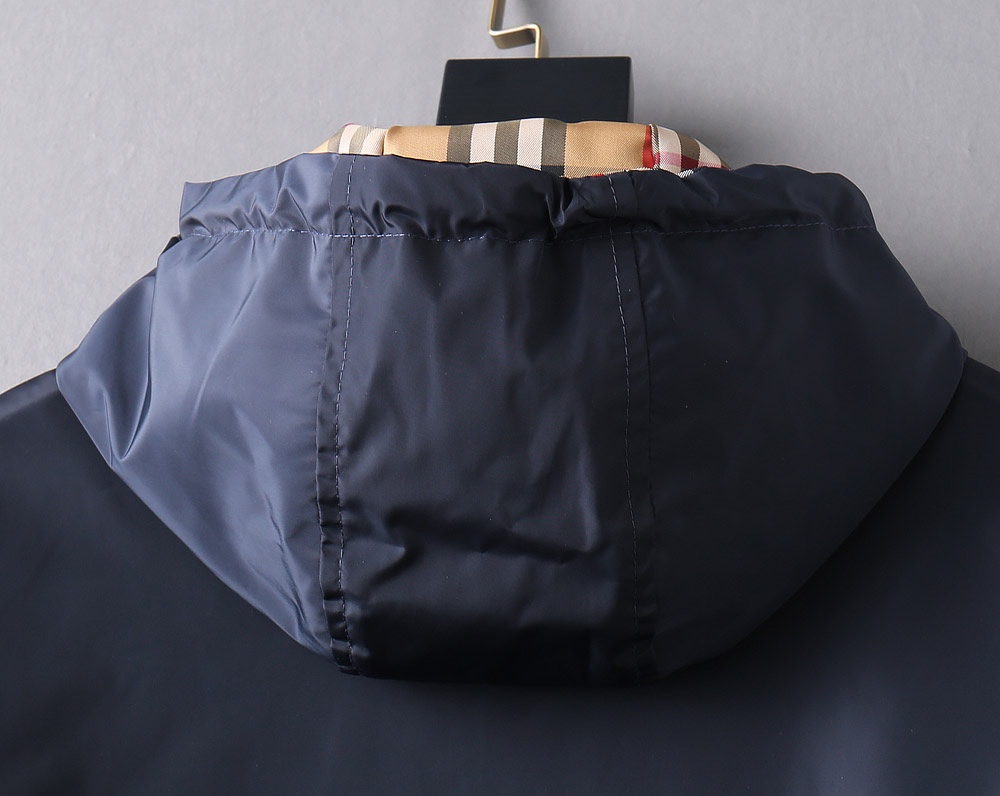 Hoodies & Sweatshirts