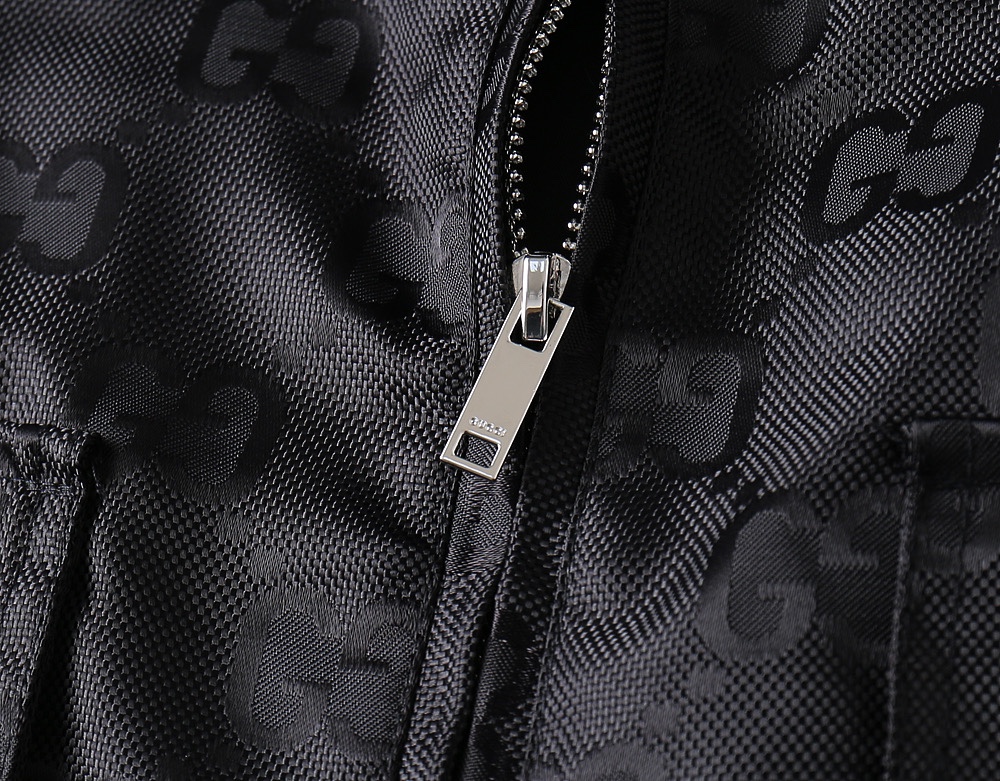 Hoodies & Sweatshirts