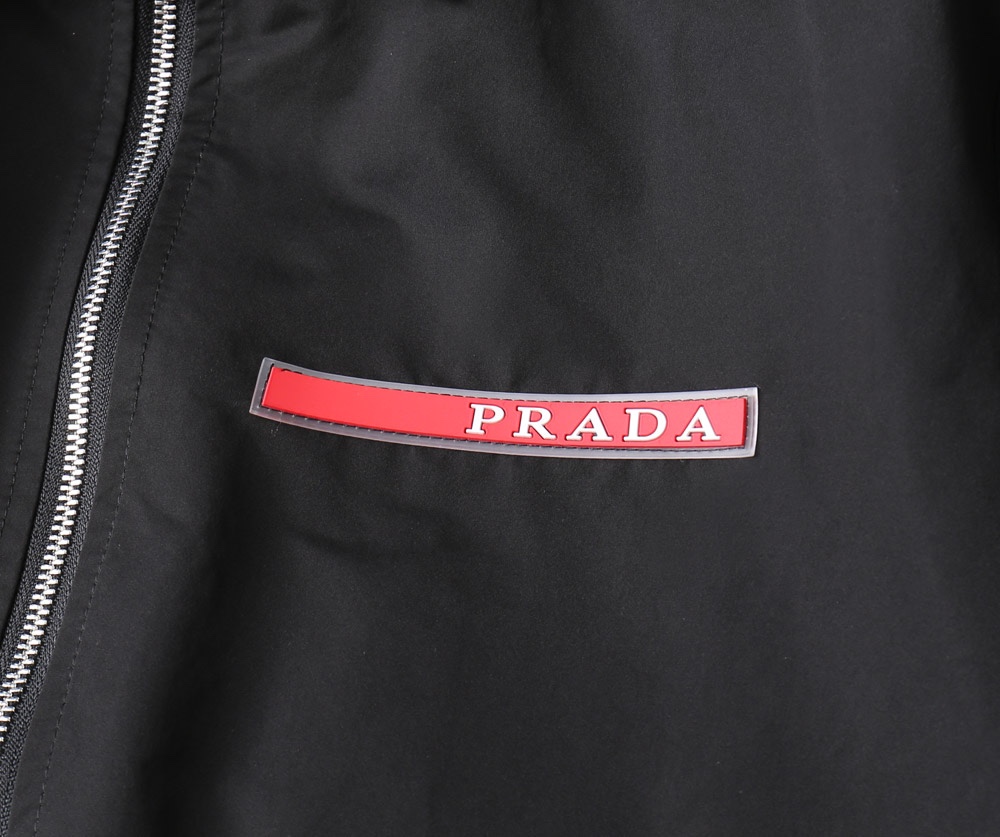 Hoodies & Sweatshirts