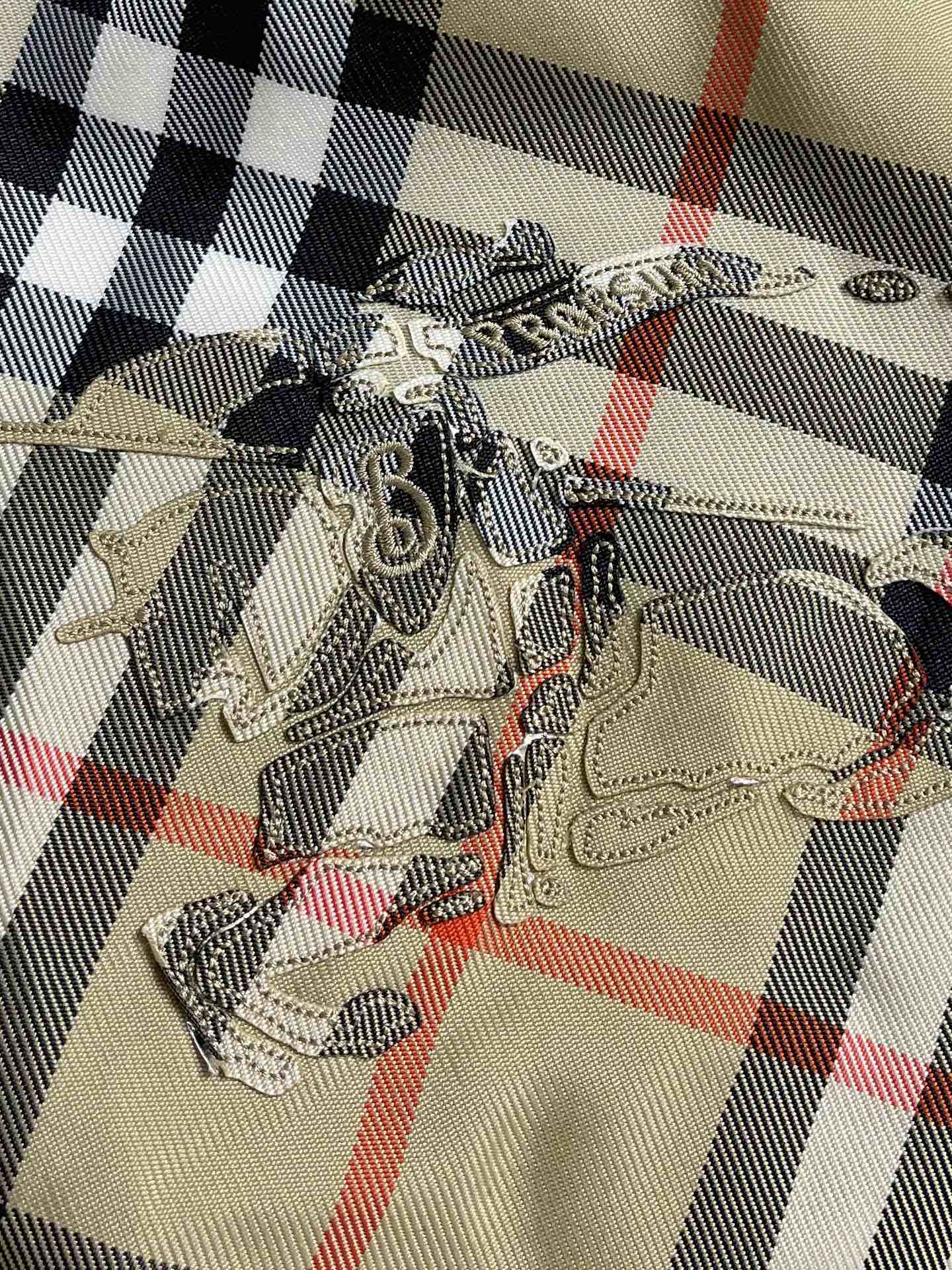 Hoodies & Sweatshirts