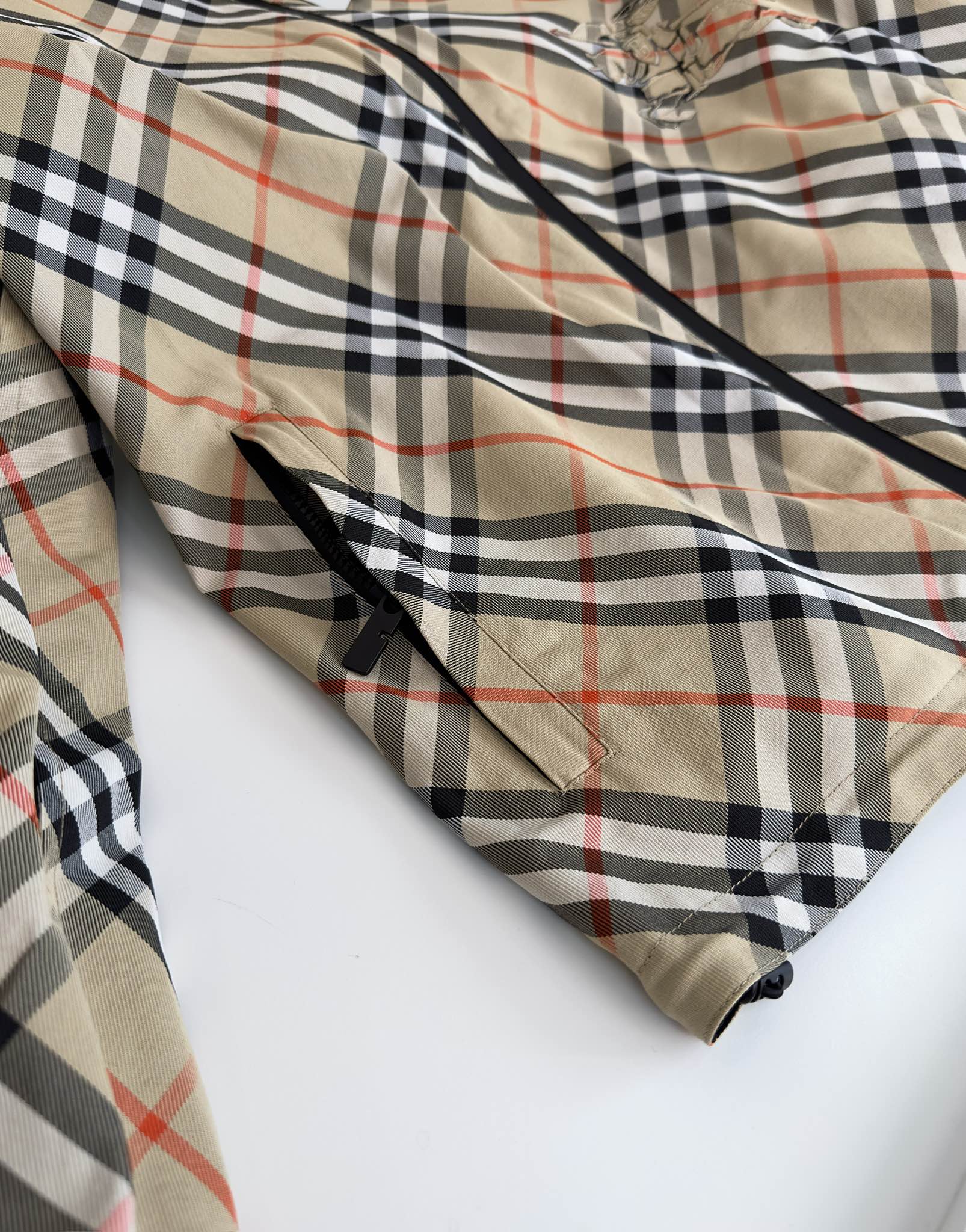 Hoodies & Sweatshirts