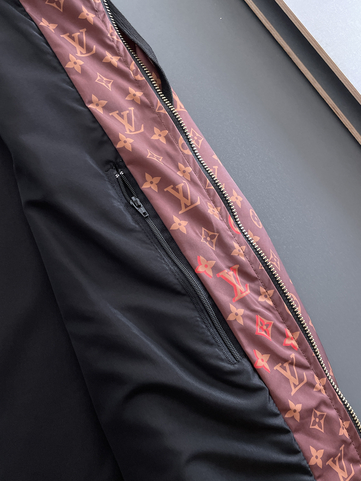 Hoodies & Sweatshirts