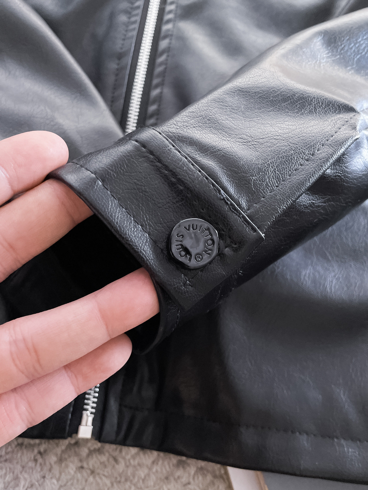 Hoodies & Sweatshirts