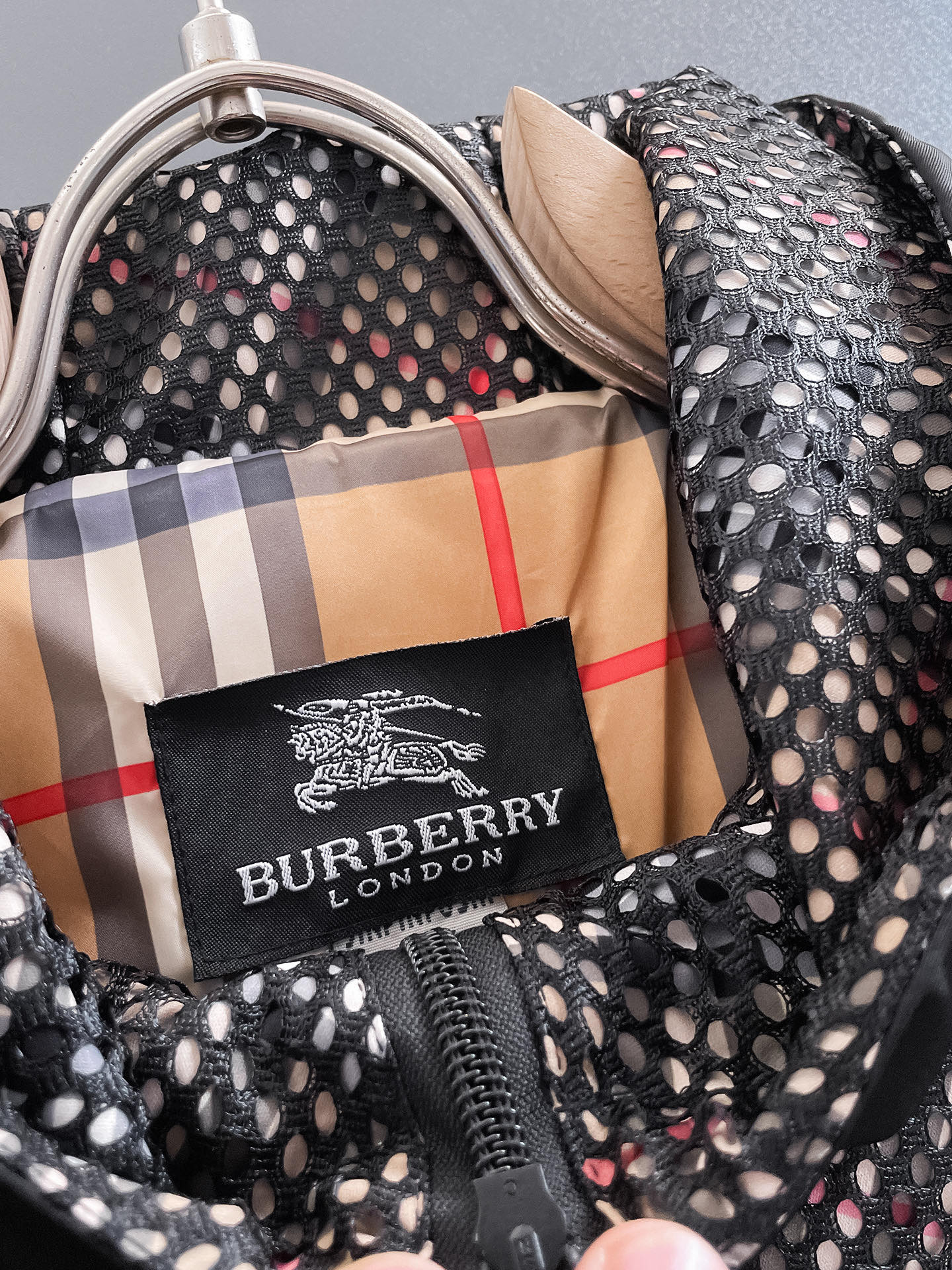 Hoodies & Sweatshirts