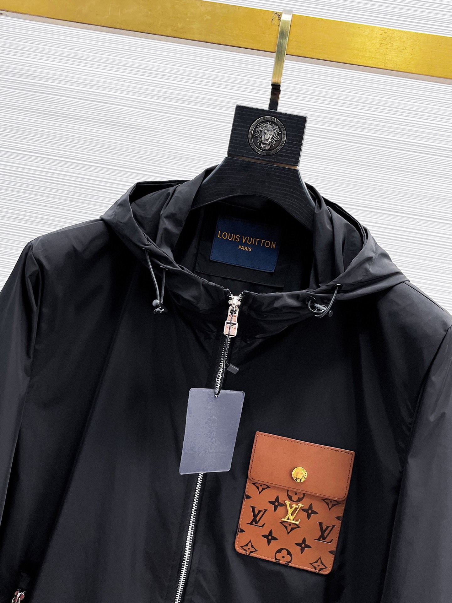 Hoodies & Sweatshirts