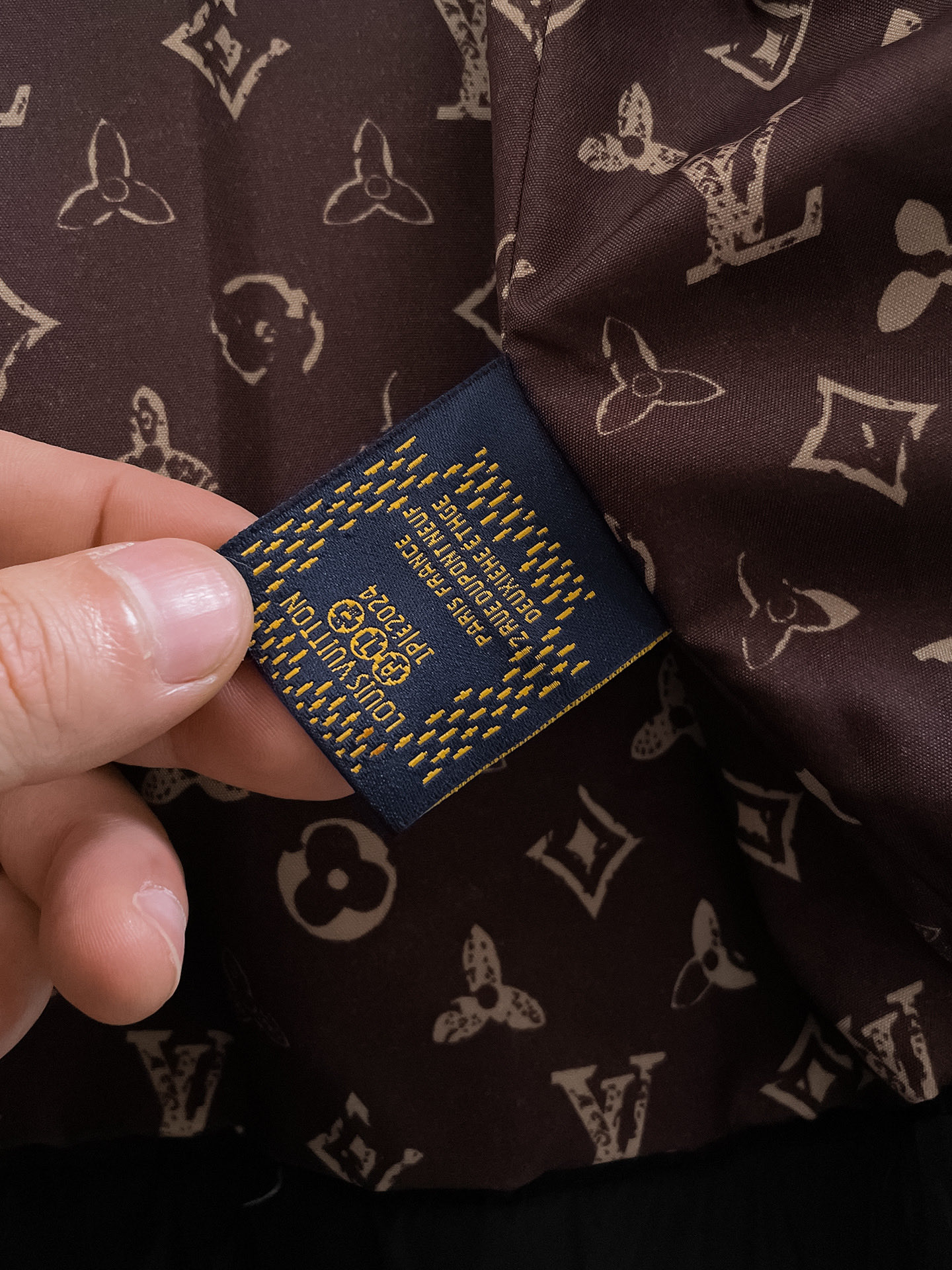 Hoodies & Sweatshirts