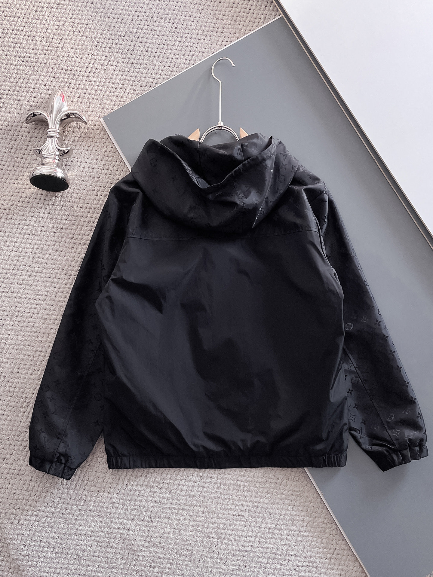 Hoodies & Sweatshirts