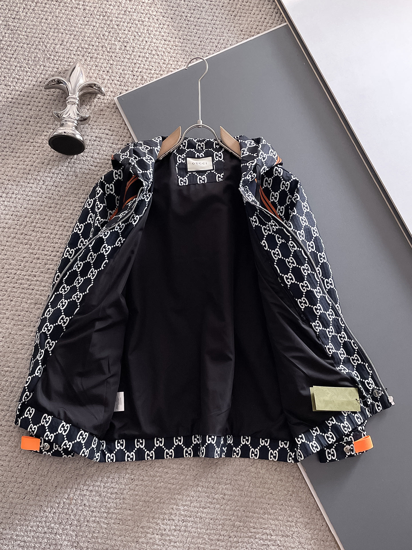 Hoodies & Sweatshirts