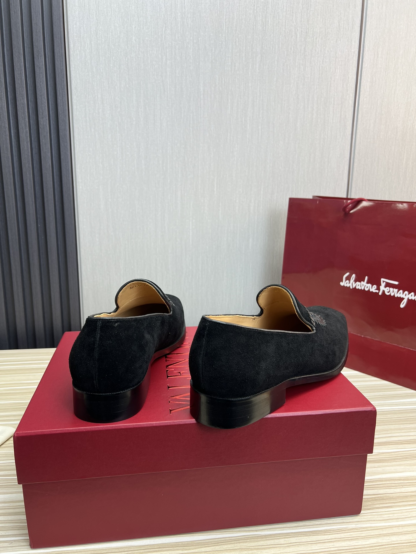 FerragamoSHOES