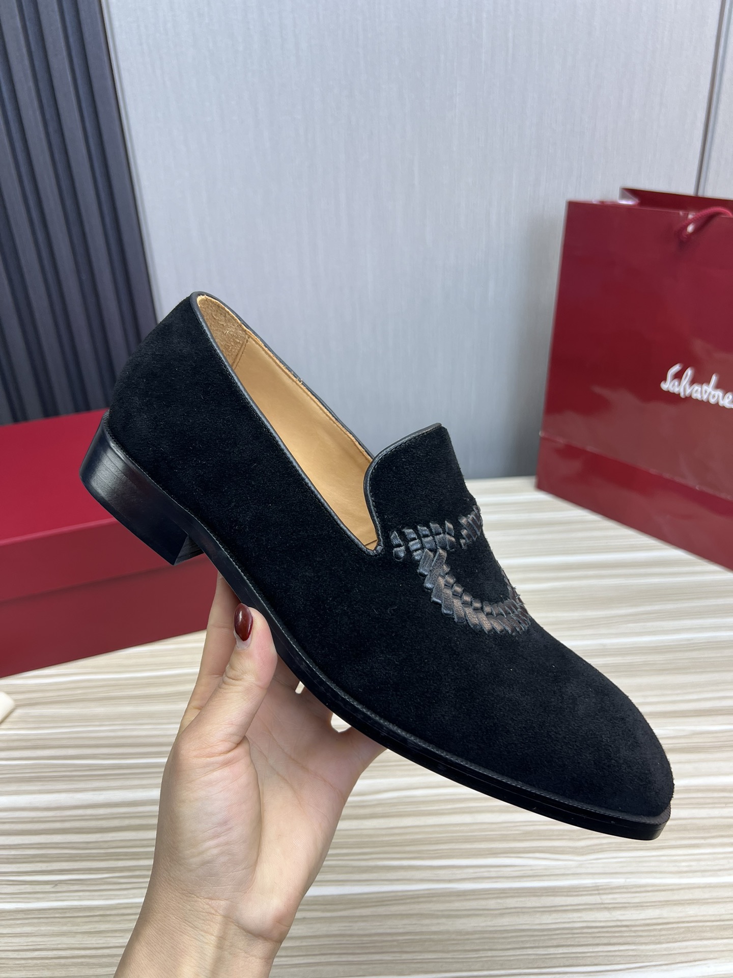 FerragamoSHOES