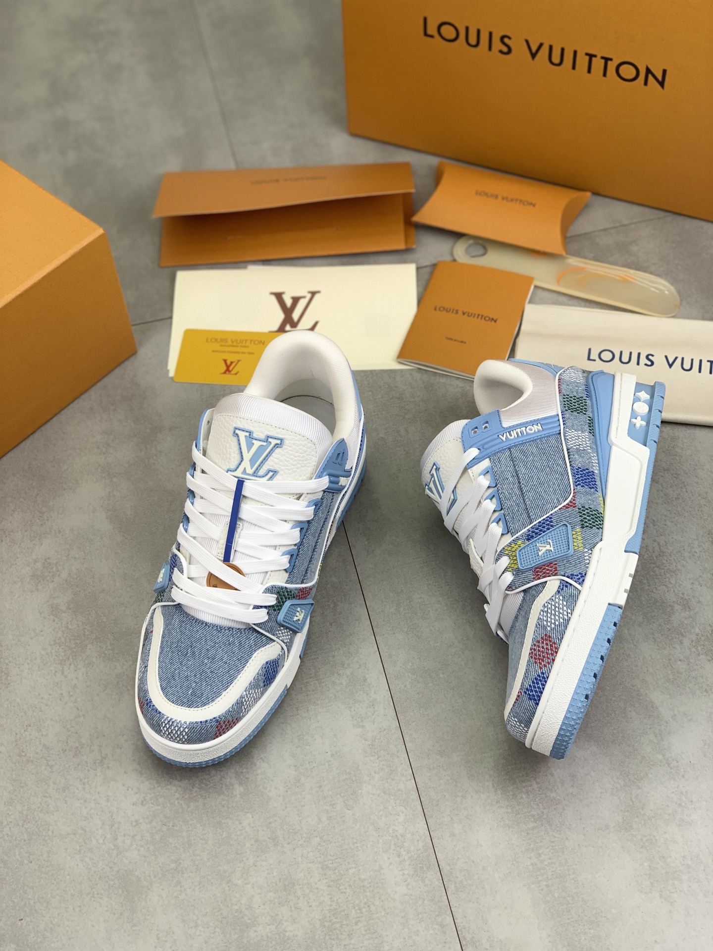 LVShoes
