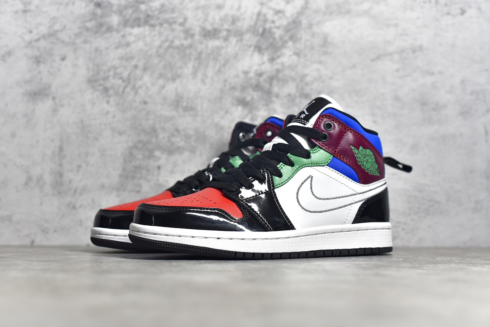 AirJordan1MidSHOES
