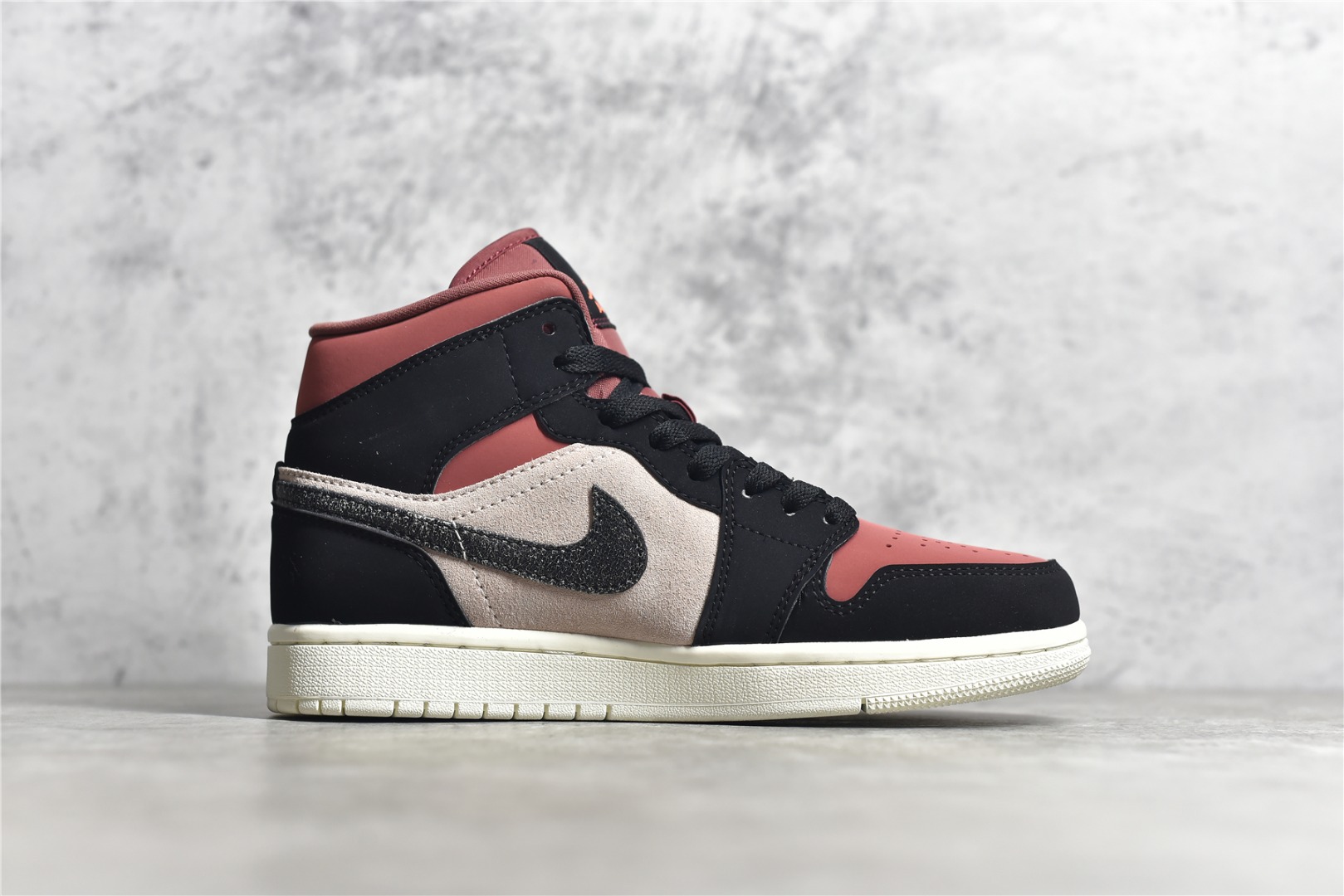 AirJordan1MidSHOES