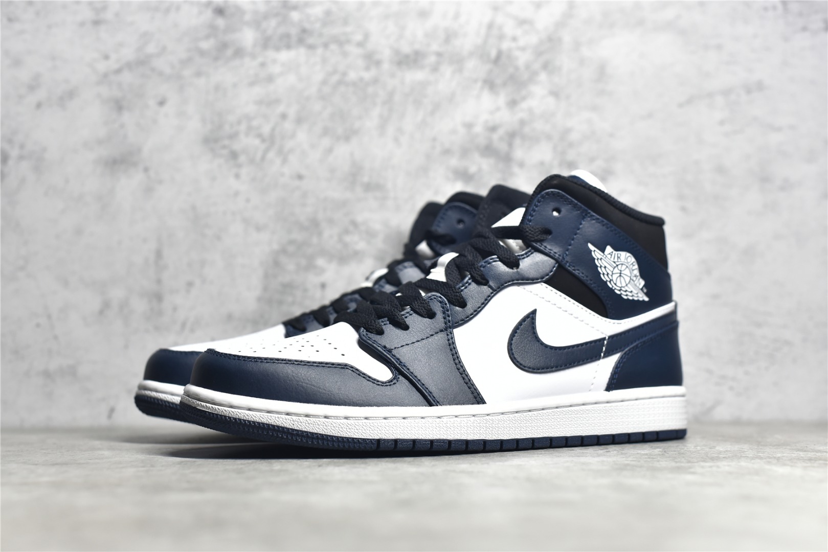 AirJordan1MidSHOES