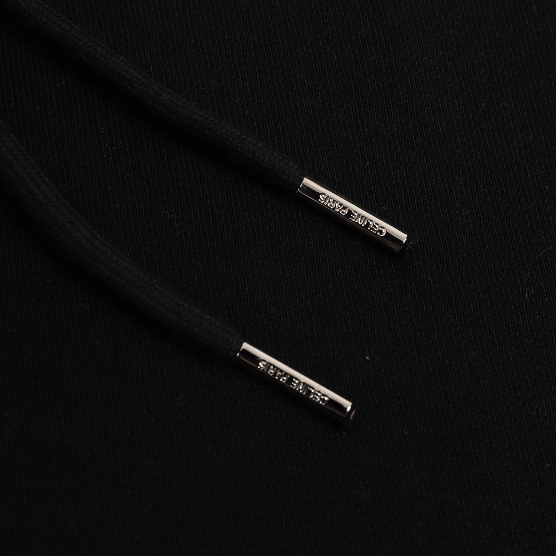 Hoodies & Sweatshirts