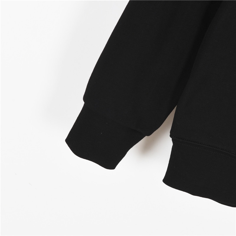 Hoodies & Sweatshirts