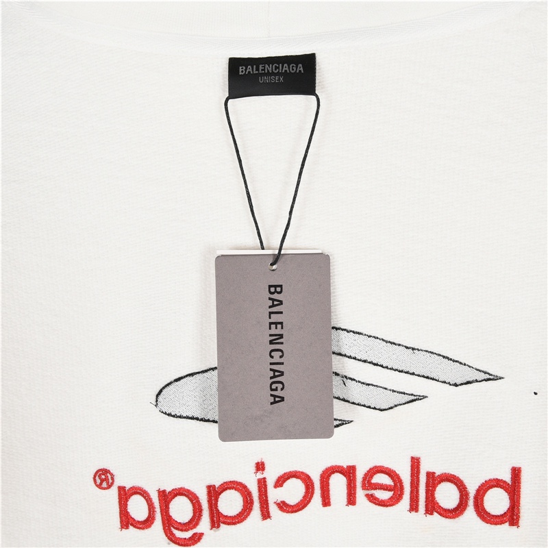 Hoodies & Sweatshirts